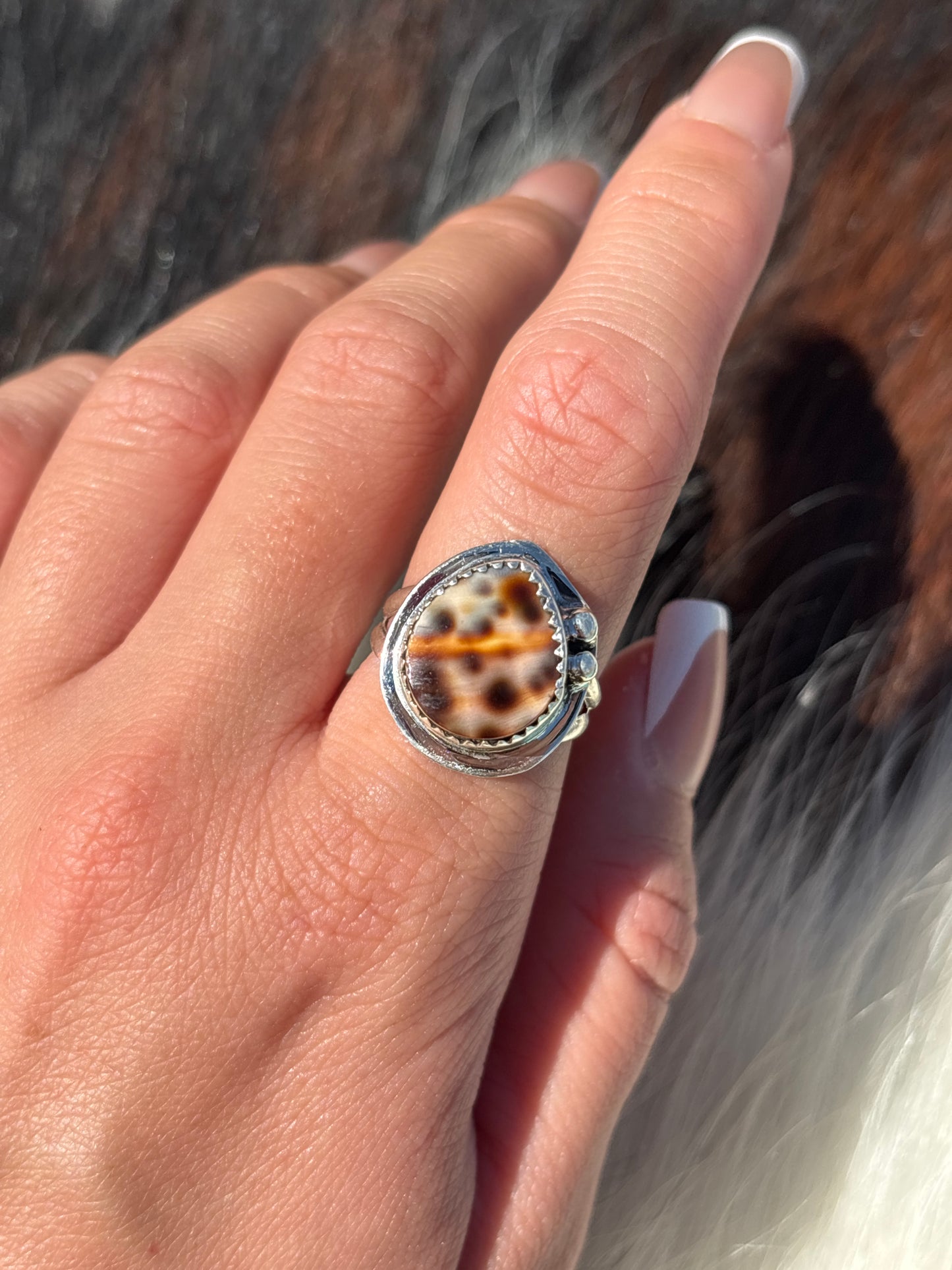 Native American, Hand-Made, Cowrie & Sterling Silver Ring