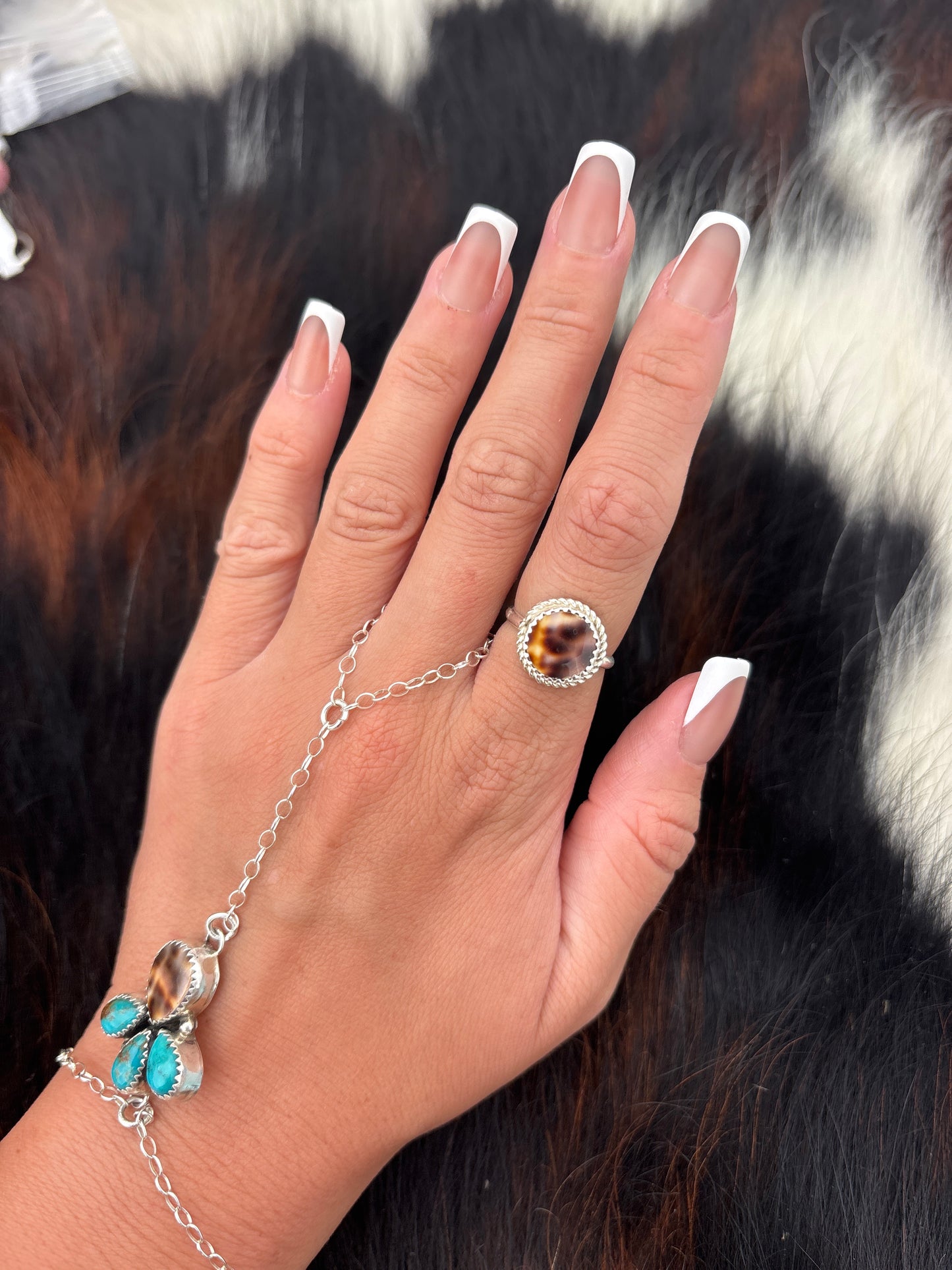 Native American, Hand-Made, Cowrie & Sterling Silver Ring