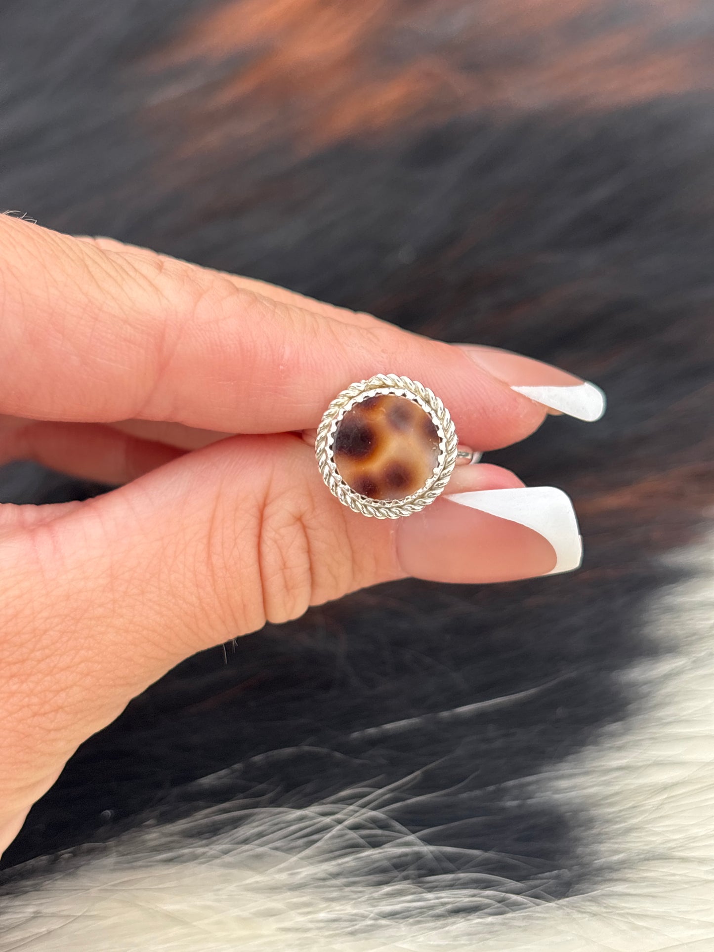 Native American, Hand-Made, Cowrie & Sterling Silver Ring
