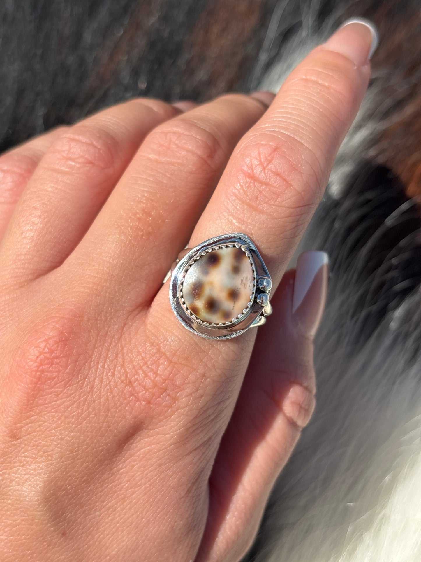 Native American, Hand-Made, Cowrie & Sterling Silver Ring