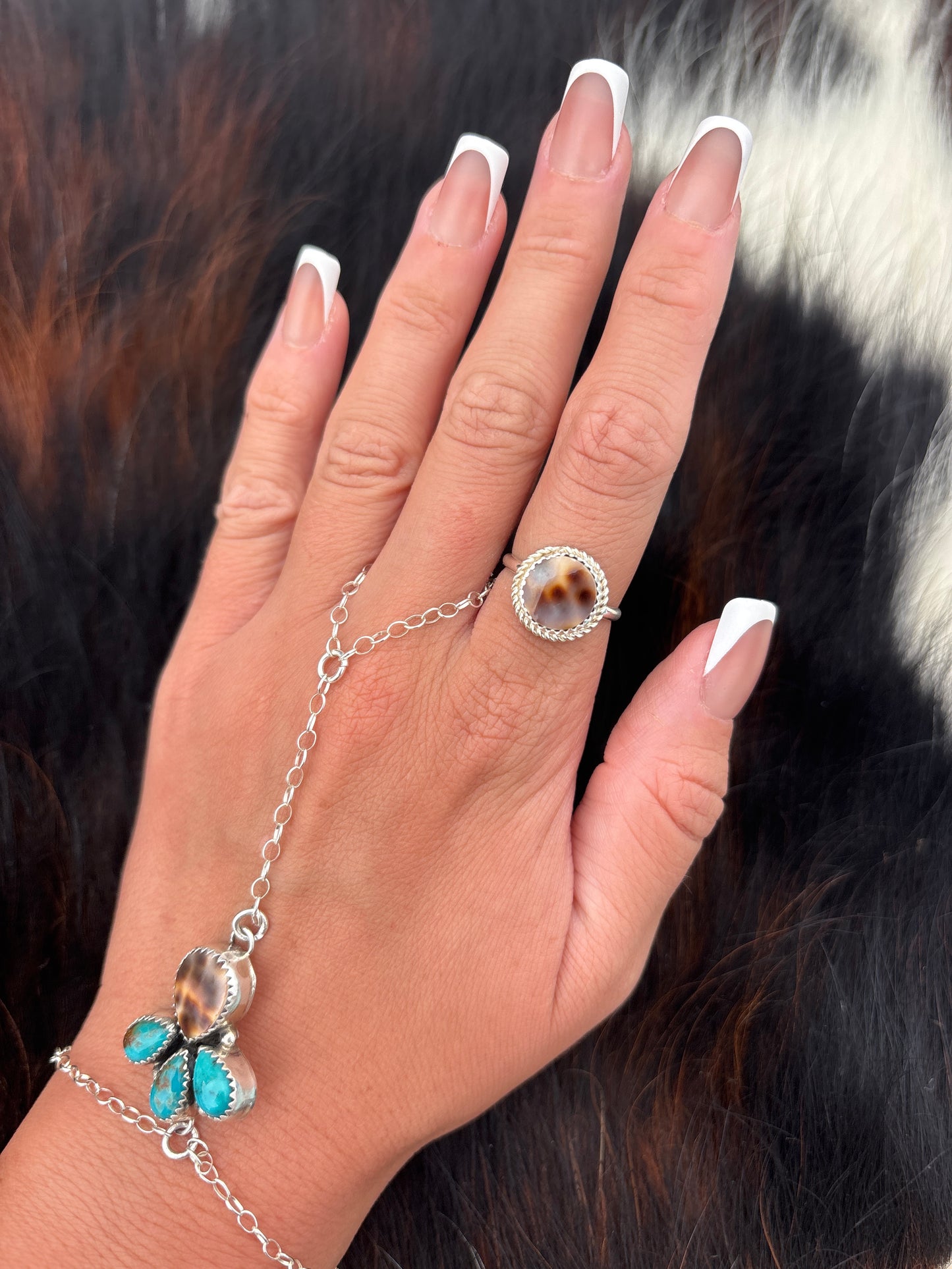Native American, Hand-Made, Cowrie & Sterling Silver Ring