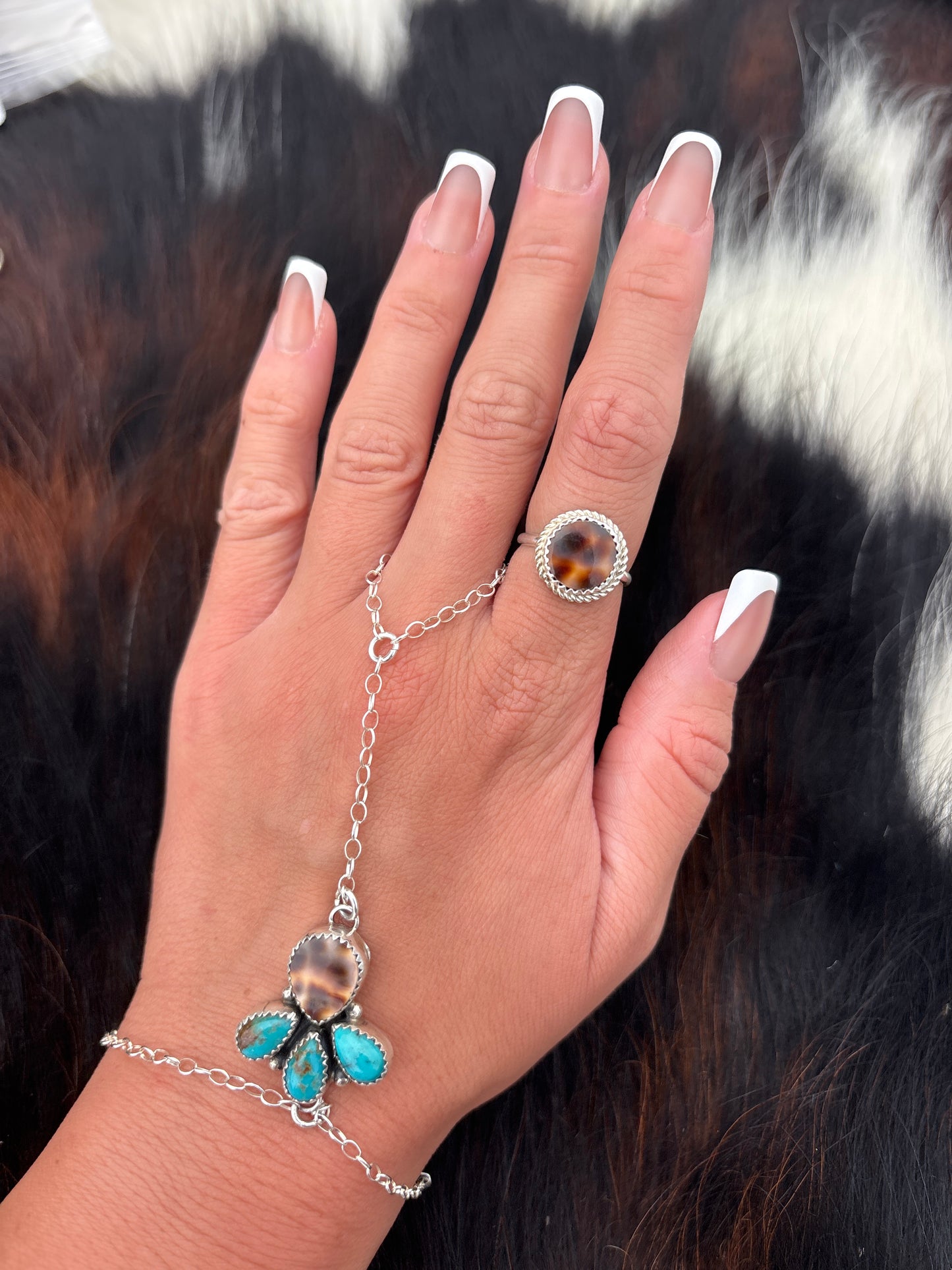 Native American, Hand-Made, Cowrie & Sterling Silver Ring