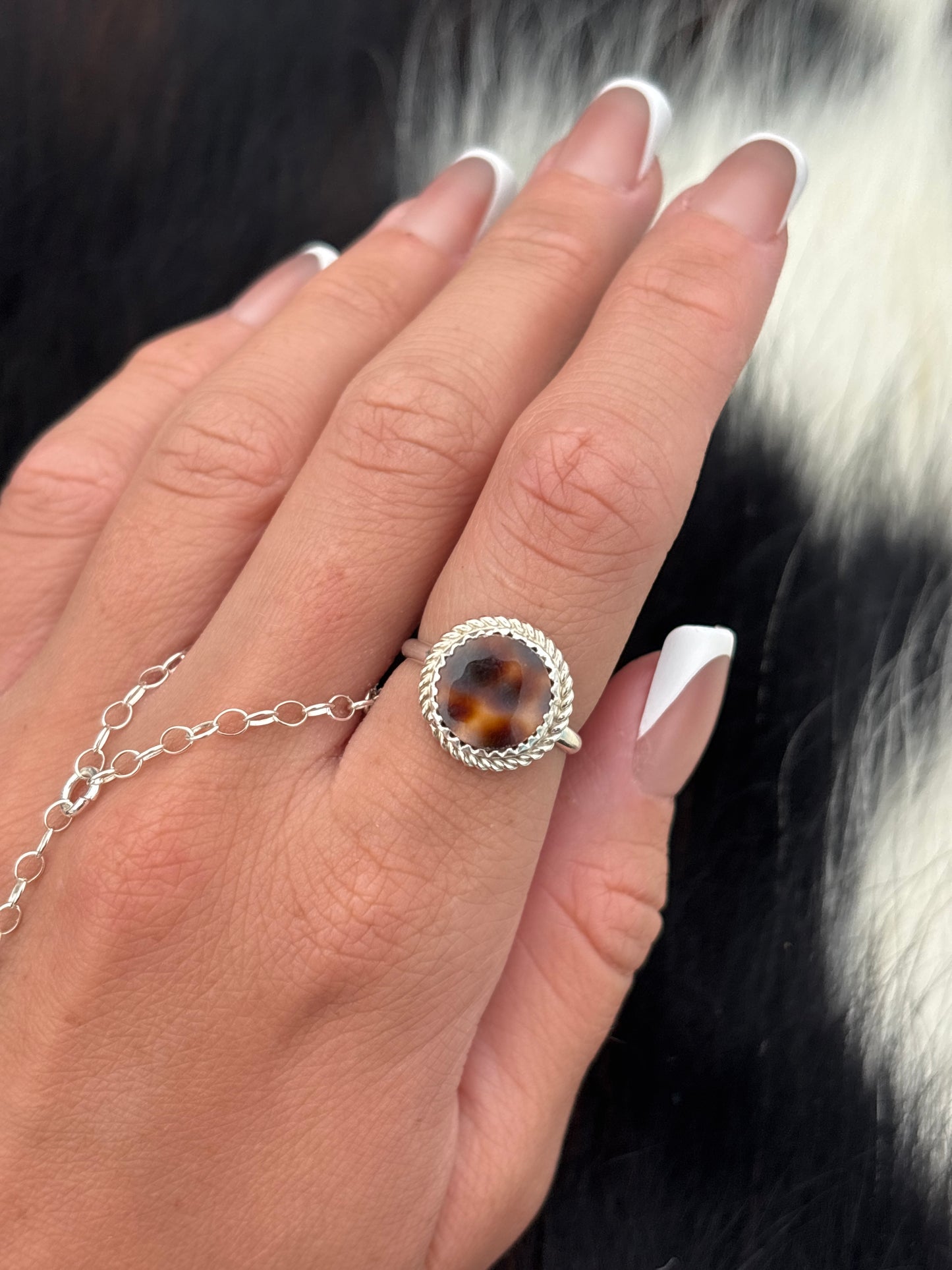 Native American, Hand-Made, Cowrie & Sterling Silver Ring