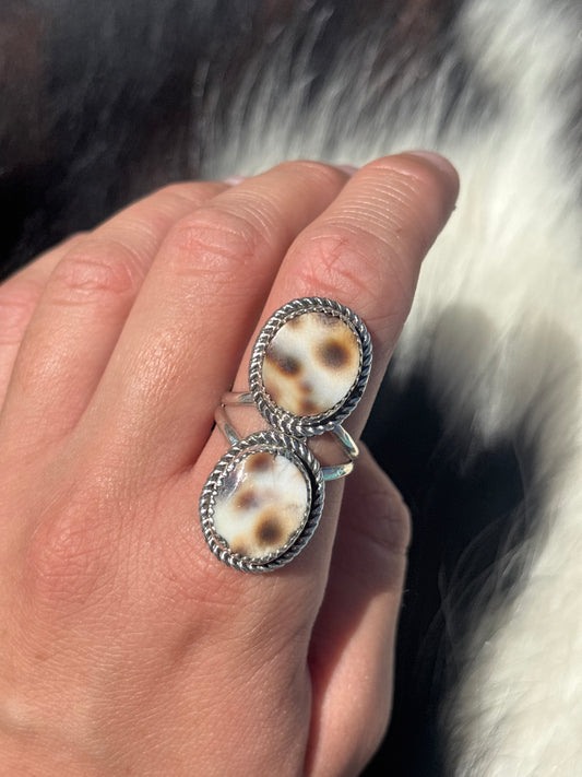 Native American, Hand-Made, Cowrie & Sterling Silver Ring