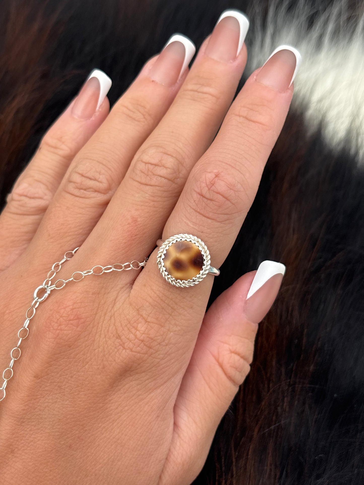 Native American, Hand-Made, Cowrie & Sterling Silver Ring