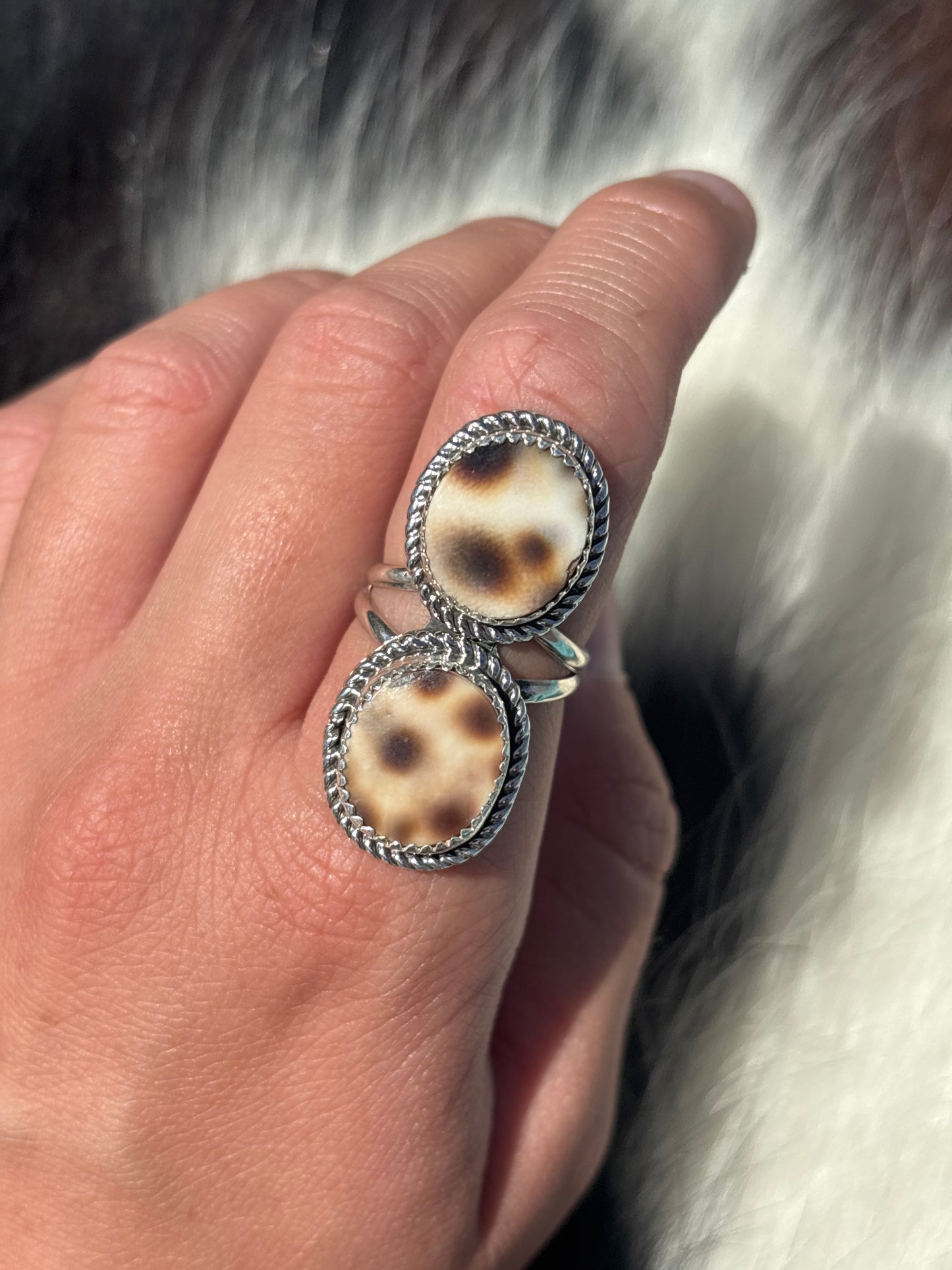 Native American, Hand-Made, Cowrie & Sterling Silver Ring