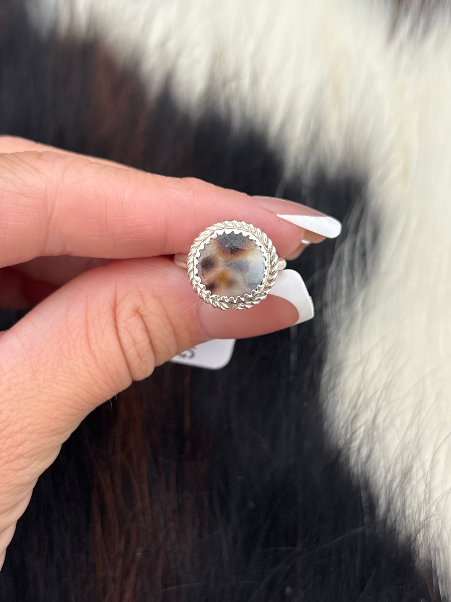 Native American, Hand-Made, Cowrie & Sterling Silver Ring
